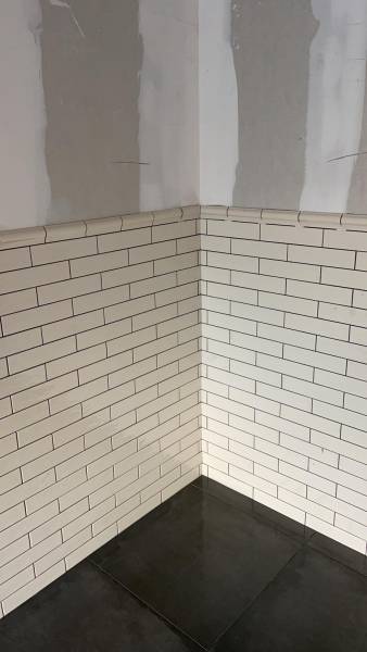 Réalisation de sols et murs techniques pour brasserie- Étrembières