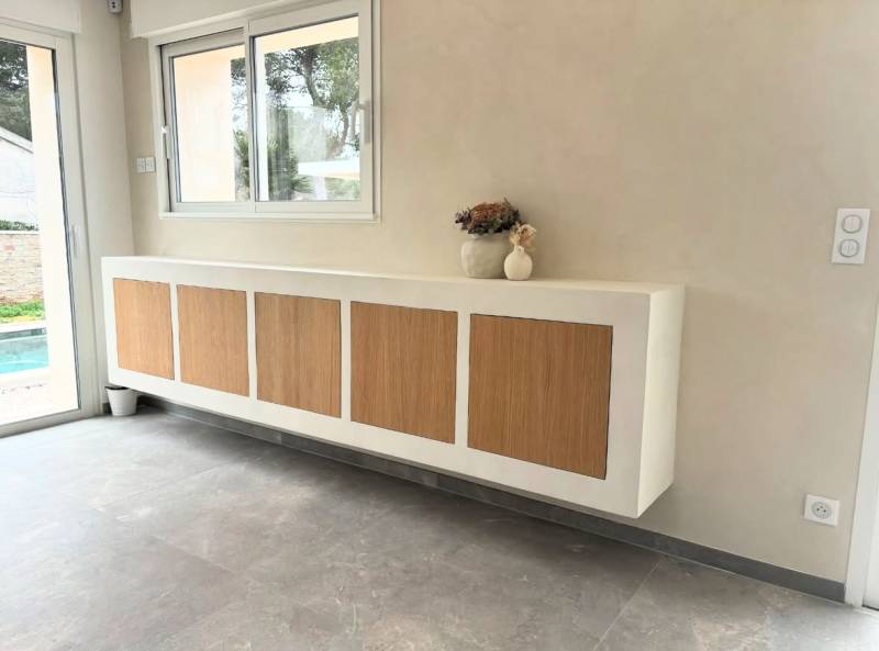 Meuble suspendu sur mesure en béton ciré – Chantier design signé PSEC