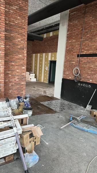 Réalisation de sols et murs techniques pour brasserie- Étrembières