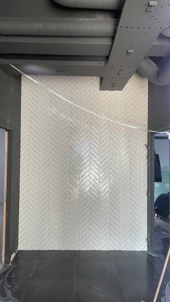 Réalisation de sols et murs techniques pour brasserie- Étrembières